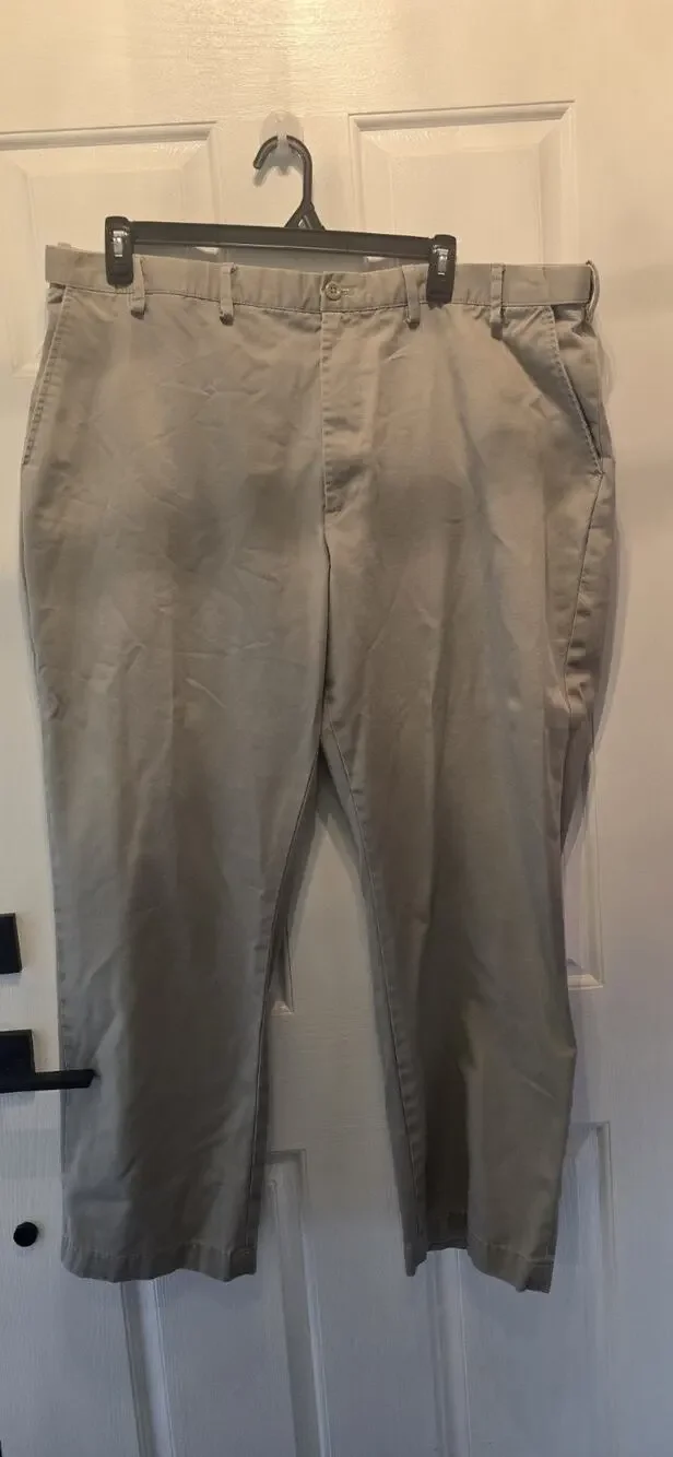 Izod American Chino Khaki Mens Size 44x32 Classic Fit Stretch Waist Dress Pants